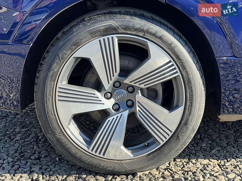 Позашляховик / Кросовер Audi e-tron 2020 в Луцьку