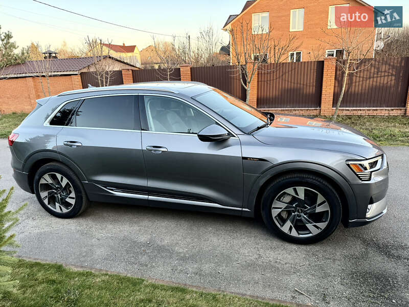 Позашляховик / Кросовер Audi e-tron 2021 в Києві фото 9 Позашляховик / Кросовер Audi e-tron 2021 в Києві