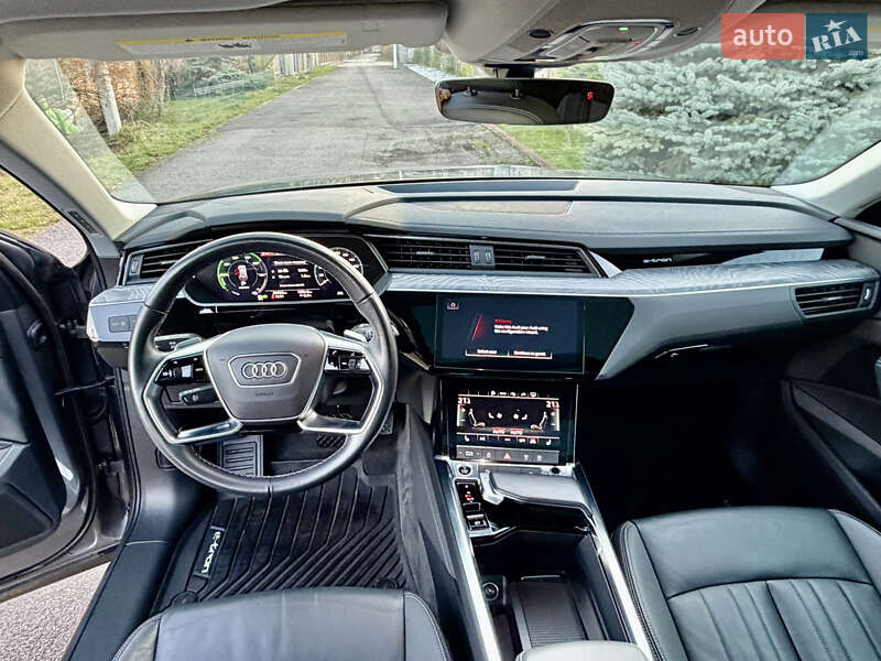 Позашляховик / Кросовер Audi e-tron 2021 в Києві фото 20 Позашляховик / Кросовер Audi e-tron 2021 в Києві