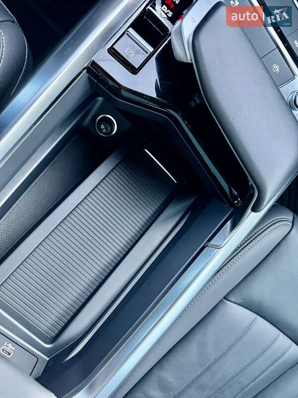 Позашляховик / Кросовер Audi e-tron 2021 в Києві фото 31 Позашляховик / Кросовер Audi e-tron 2021 в Києві
