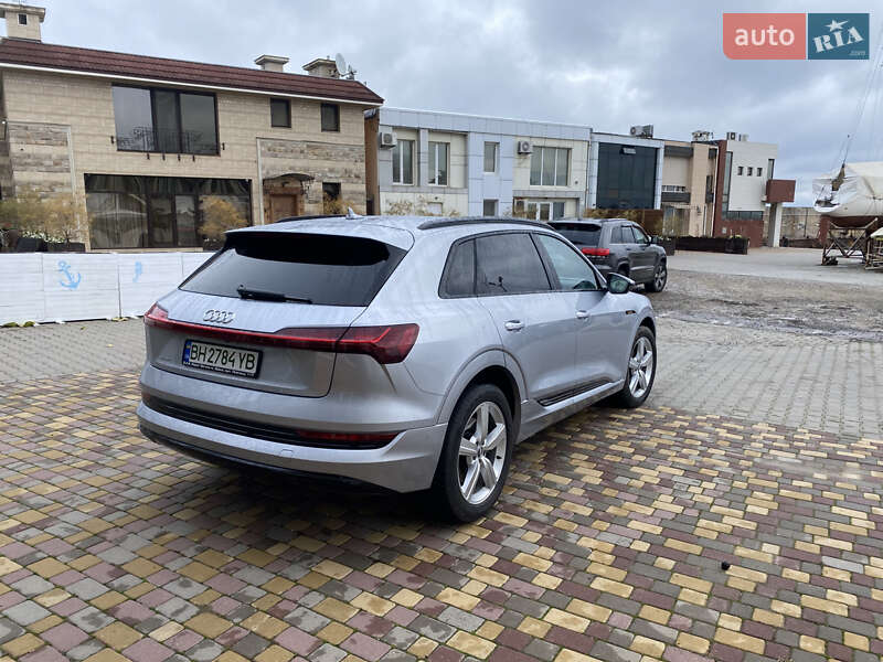 Внедорожник / Кроссовер Audi e-tron 2019 в Одессе