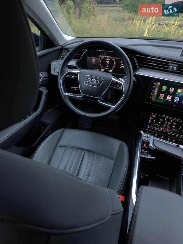 Позашляховик / Кросовер Audi e-tron 2021 в Хмельницькому фото 36 Позашляховик / Кросовер Audi e-tron 2021 в Хмельницькому