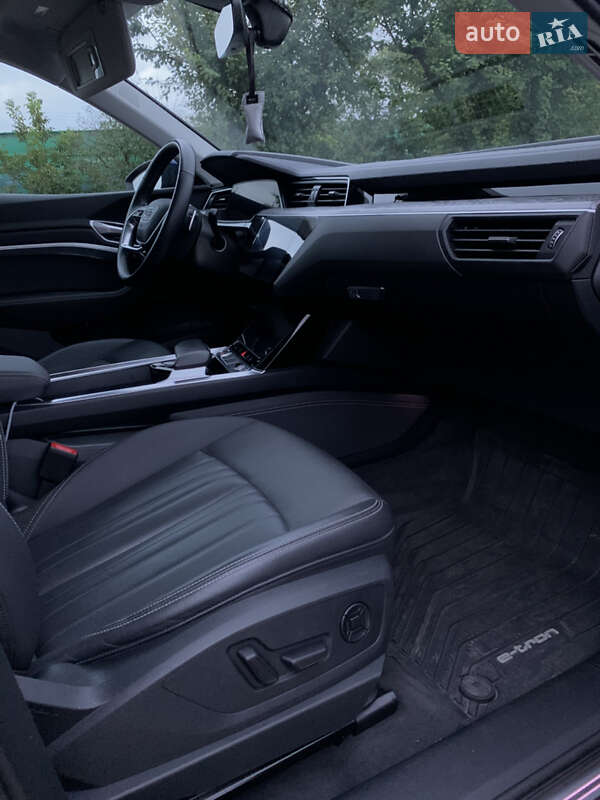 Позашляховик / Кросовер Audi e-tron 2021 в Хмельницькому фото 47 Позашляховик / Кросовер Audi e-tron 2021 в Хмельницькому