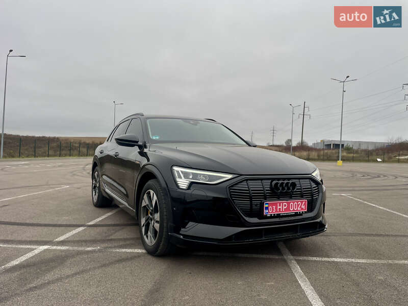 Позашляховик / Кросовер Audi e-tron 2022 в Рівному