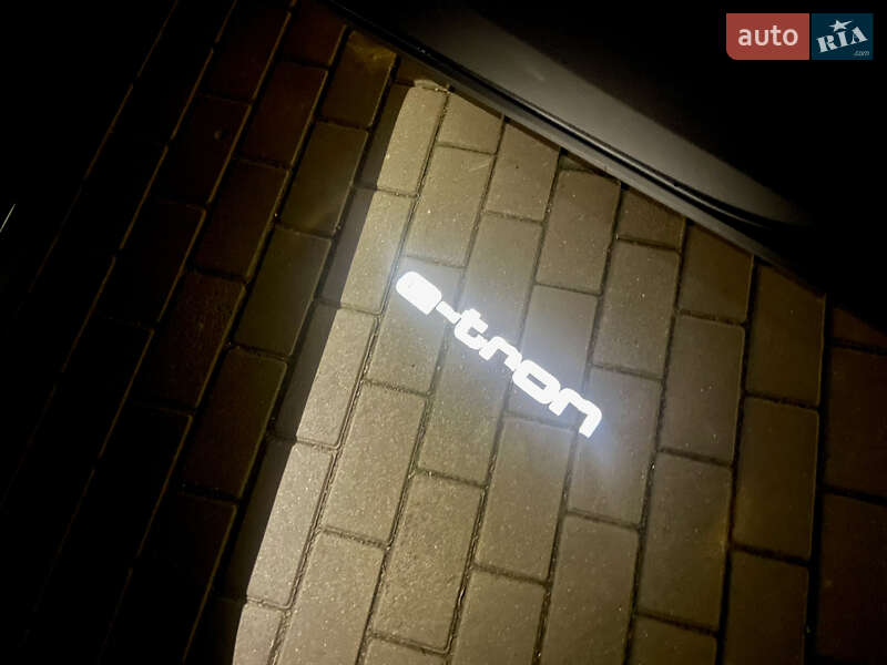 Позашляховик / Кросовер Audi e-tron 2022 в Рівному