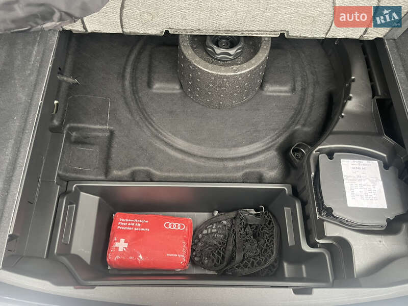 Позашляховик / Кросовер Audi e-tron 2022 в Рівному