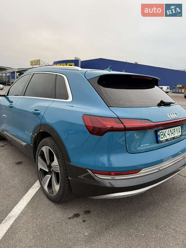 Внедорожник / Кроссовер Audi e-tron 2019 в Ровно