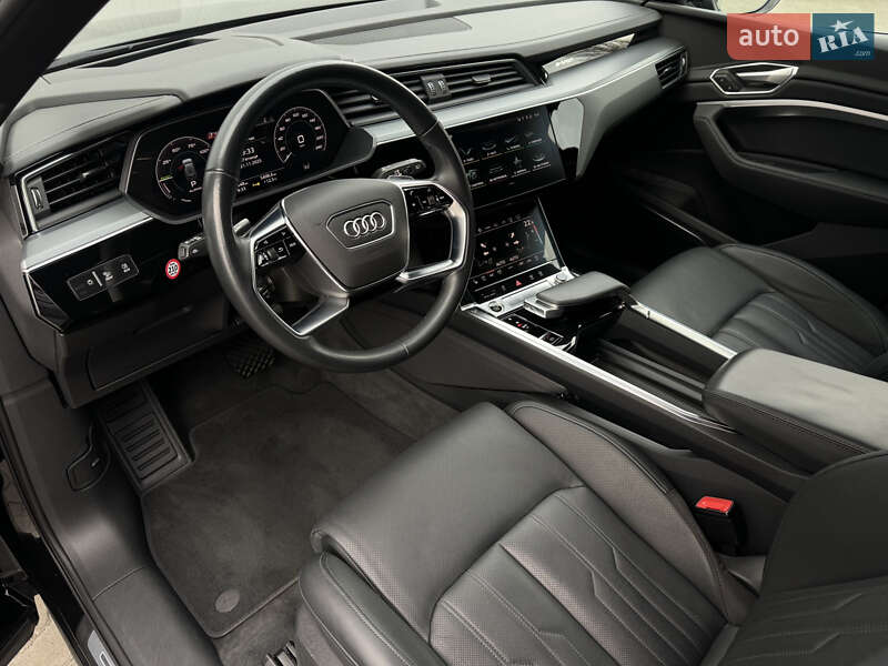 Внедорожник / Кроссовер Audi e-tron 2022 в Мукачево