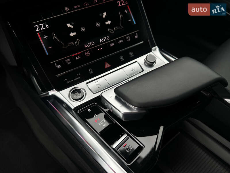 Внедорожник / Кроссовер Audi e-tron 2022 в Мукачево