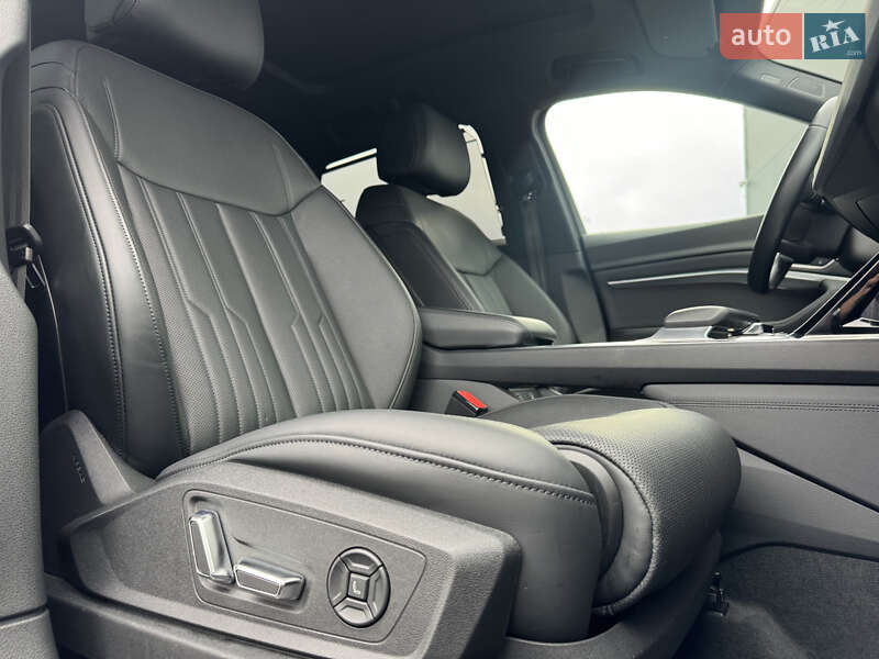 Внедорожник / Кроссовер Audi e-tron 2022 в Мукачево