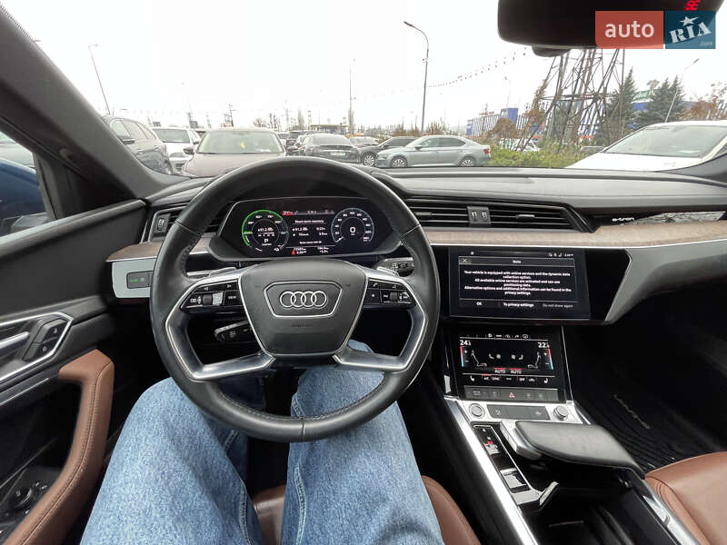 Позашляховик / Кросовер Audi e-tron 2021 в Львові