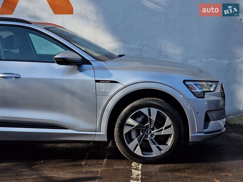 Внедорожник / Кроссовер Audi e-tron 2020 в Одессе
