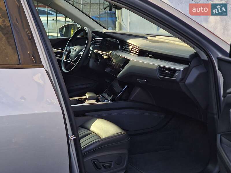 Внедорожник / Кроссовер Audi e-tron 2020 в Одессе