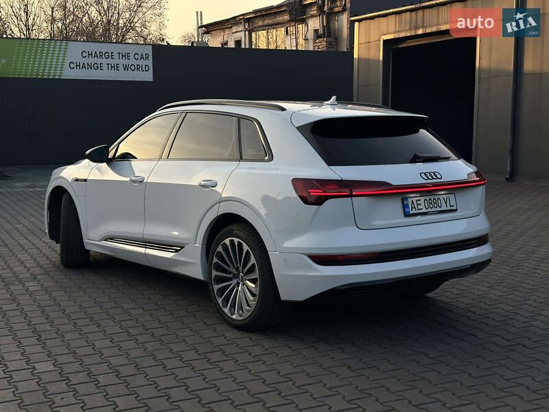 Внедорожник / Кроссовер Audi e-tron 2019 в Каменском