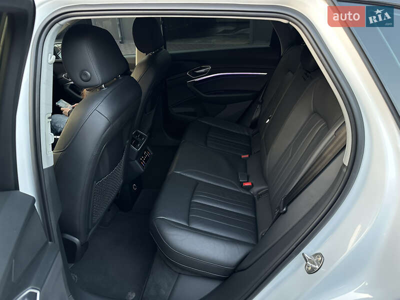 Внедорожник / Кроссовер Audi e-tron 2019 в Каменском