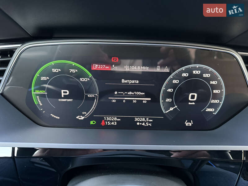 Позашляховик / Кросовер Audi e-tron 2022 в Луцьку