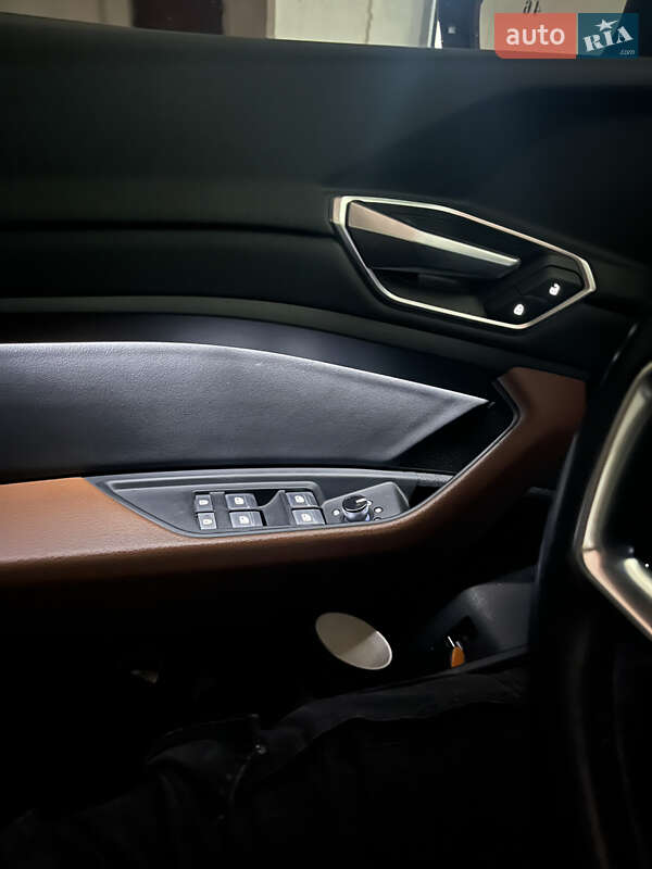 Внедорожник / Кроссовер Audi e-tron 2020 в Львове