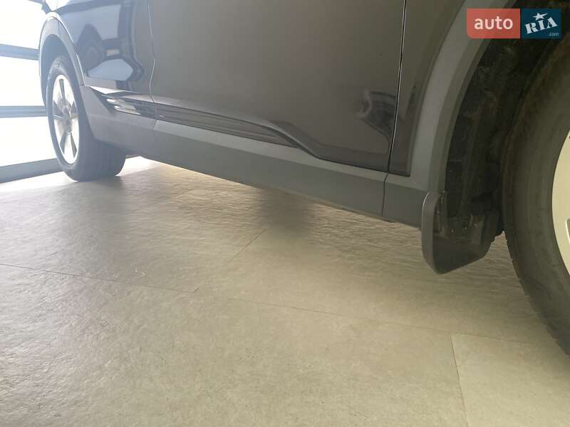 Позашляховик / Кросовер Audi e-tron 2020 в Ірпені