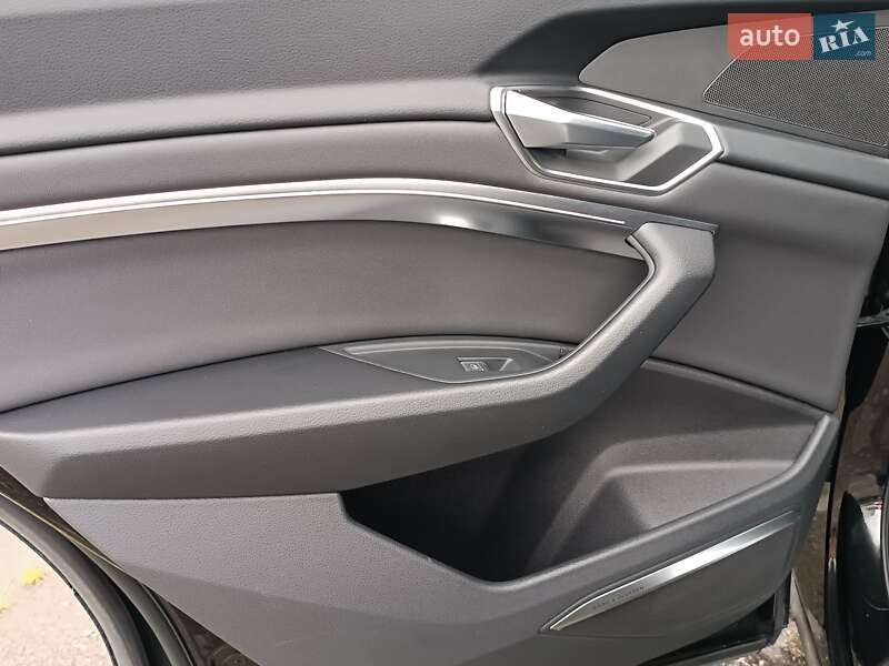 Внедорожник / Кроссовер Audi e-tron 2023 в Львове