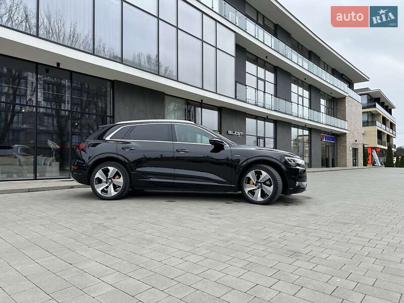 Внедорожник / Кроссовер Audi e-tron 2019 в Ужгороде