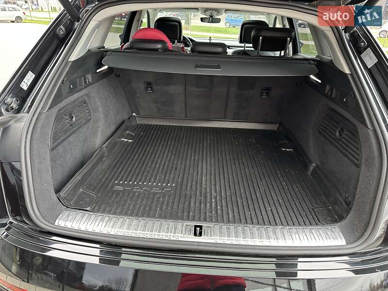 Внедорожник / Кроссовер Audi e-tron 2019 в Ужгороде