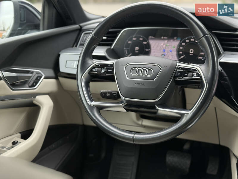 Позашляховик / Кросовер Audi e-tron 2021 в Тернополі