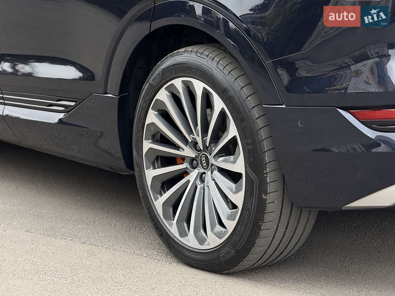 Позашляховик / Кросовер Audi e-tron 2021 в Тернополі