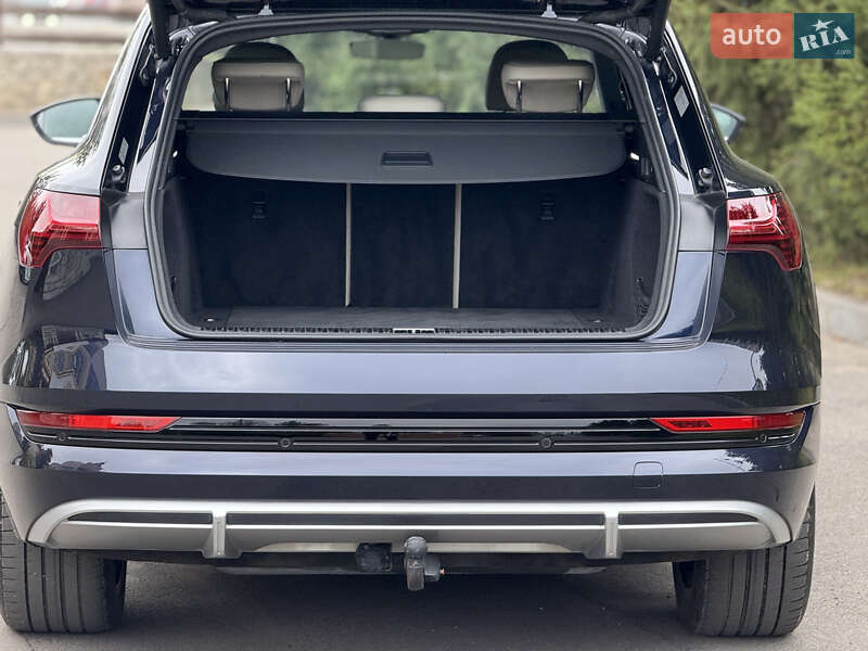 Позашляховик / Кросовер Audi e-tron 2021 в Тернополі