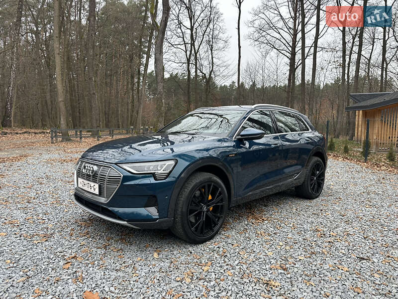 Внедорожник / Кроссовер Audi e-tron 2019 в Киеве