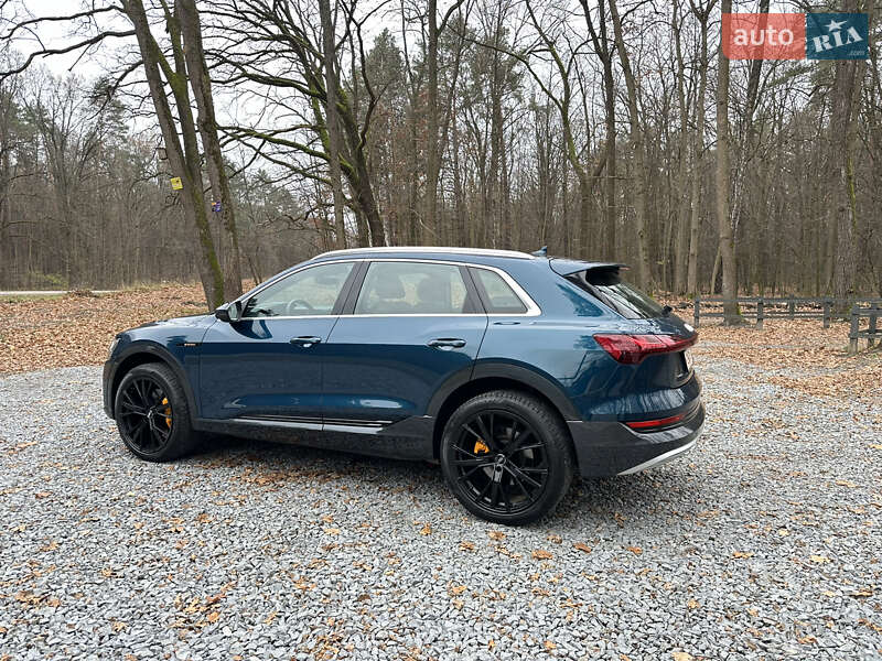 Внедорожник / Кроссовер Audi e-tron 2019 в Киеве