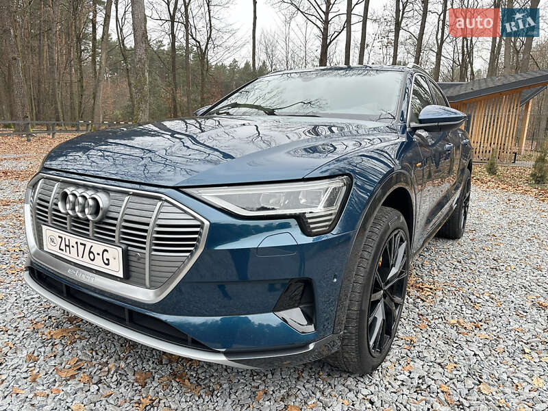 Внедорожник / Кроссовер Audi e-tron 2019 в Киеве