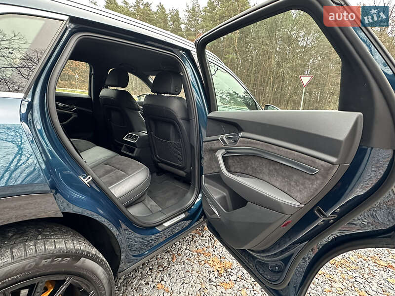 Внедорожник / Кроссовер Audi e-tron 2019 в Киеве