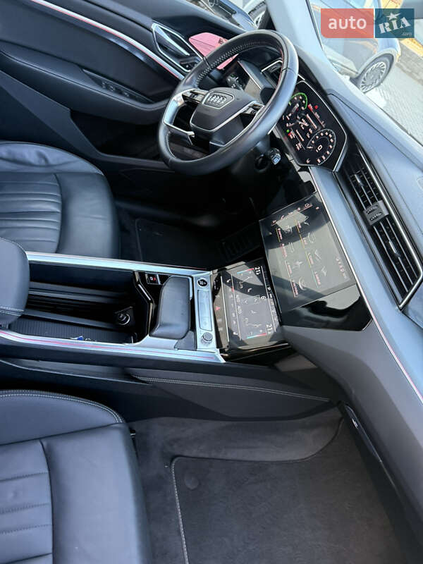 Внедорожник / Кроссовер Audi e-tron 2020 в Ровно