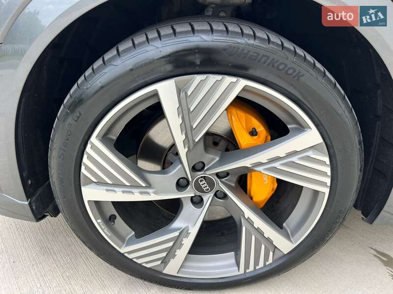 Позашляховик / Кросовер Audi e-tron 2021 в Дніпрі