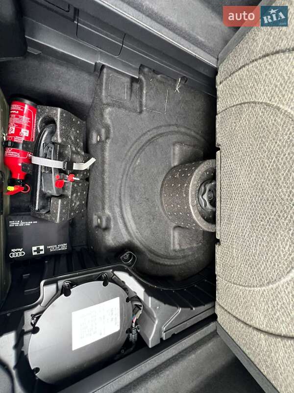 Позашляховик / Кросовер Audi e-tron 2021 в Дніпрі