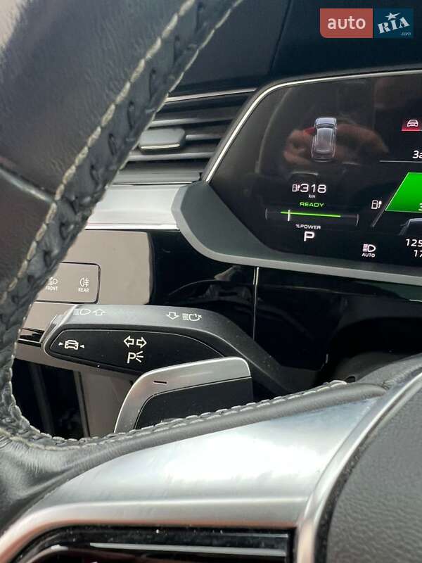 Позашляховик / Кросовер Audi e-tron 2021 в Дніпрі