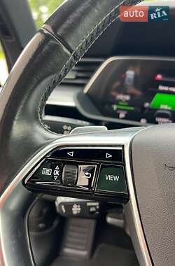 Позашляховик / Кросовер Audi e-tron 2021 в Дніпрі