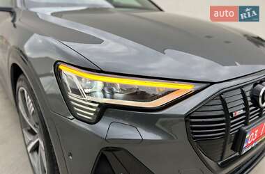 Позашляховик / Кросовер Audi e-tron 2021 в Дніпрі