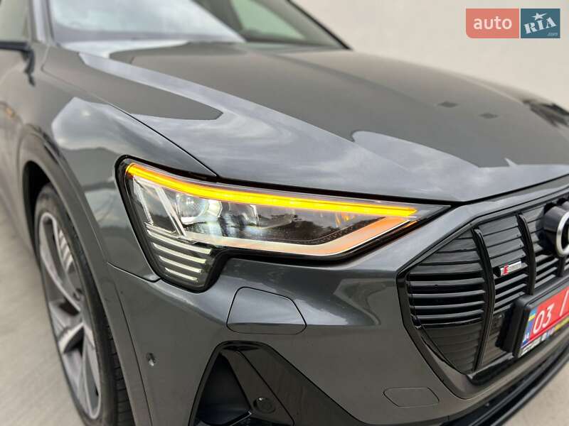 Позашляховик / Кросовер Audi e-tron 2021 в Дніпрі
