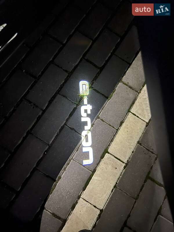 Позашляховик / Кросовер Audi e-tron 2021 в Дніпрі