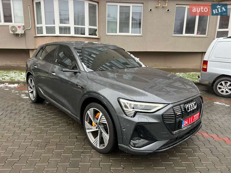 Позашляховик / Кросовер Audi e-tron 2021 в Дніпрі
