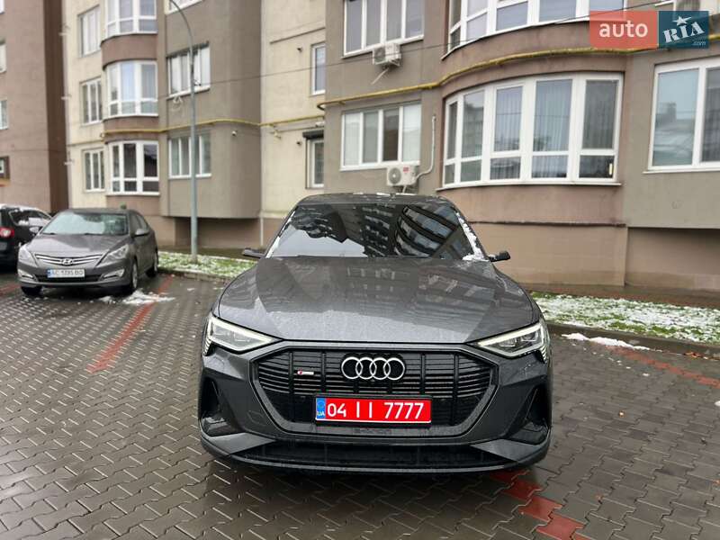Позашляховик / Кросовер Audi e-tron 2021 в Дніпрі