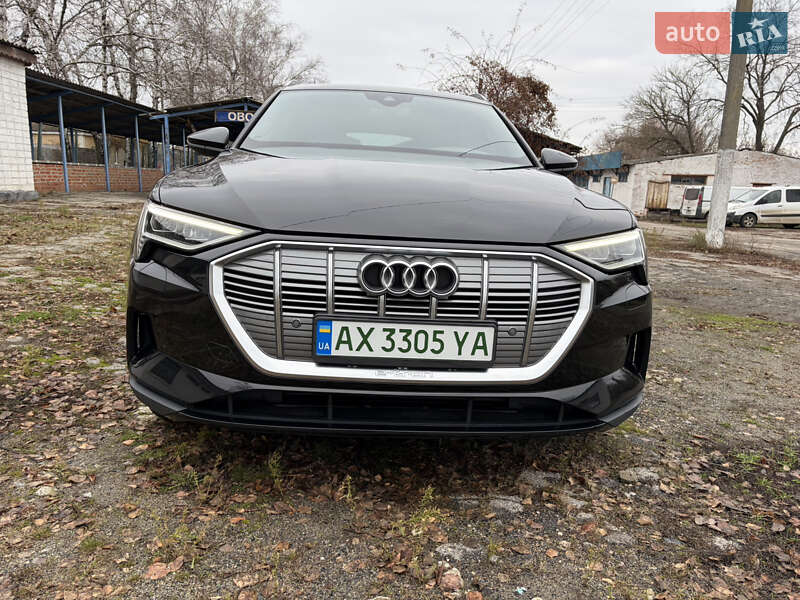 Позашляховик / Кросовер Audi e-tron 2021 в Зміїві