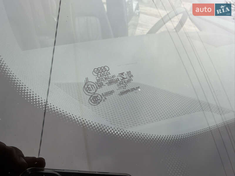 Позашляховик / Кросовер Audi e-tron 2021 в Зміїві