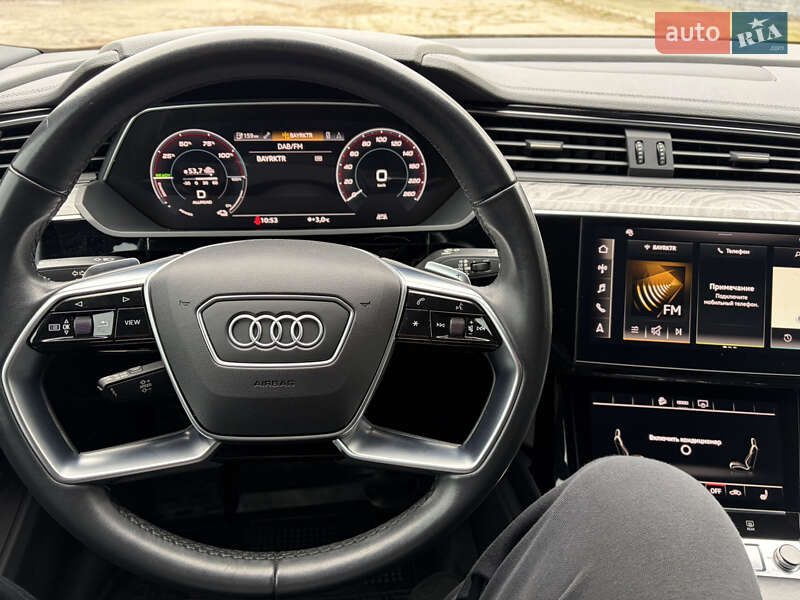 Позашляховик / Кросовер Audi e-tron 2021 в Зміїві
