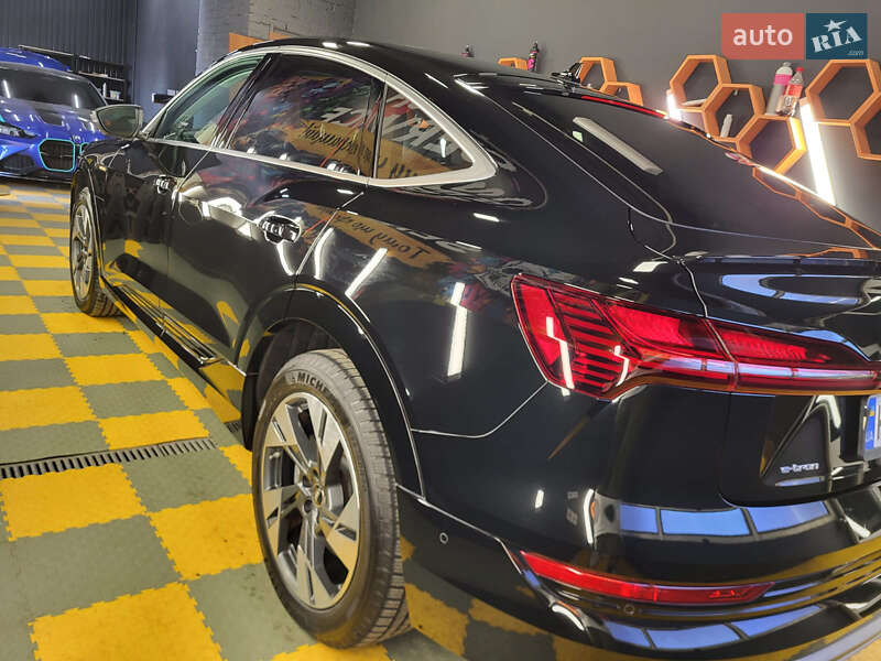 Внедорожник / Кроссовер Audi e-tron 2022 в Киеве