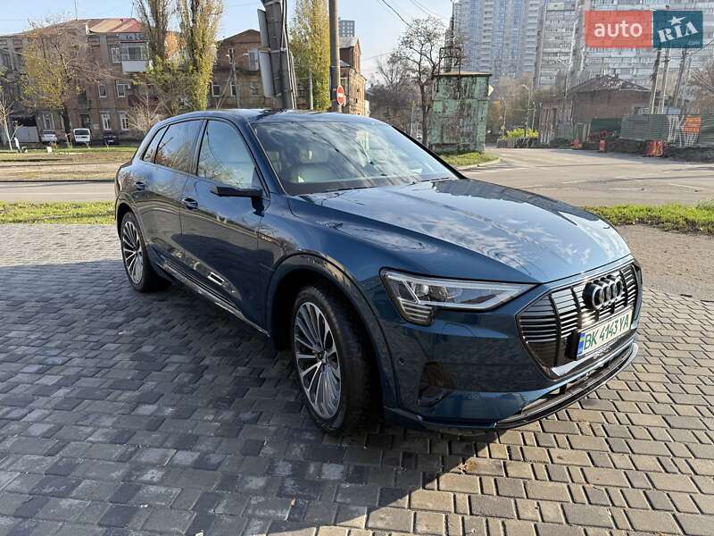 Внедорожник / Кроссовер Audi e-tron 2019 в Днепре