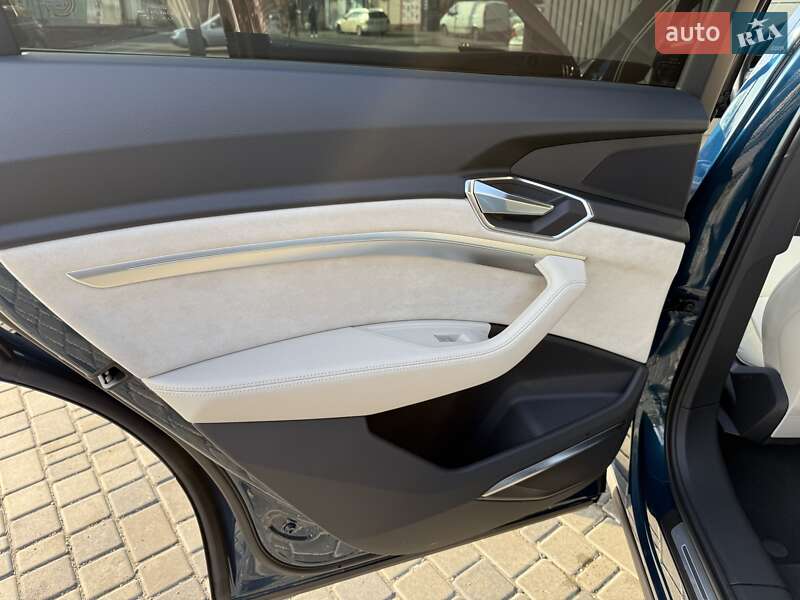 Внедорожник / Кроссовер Audi e-tron 2019 в Днепре