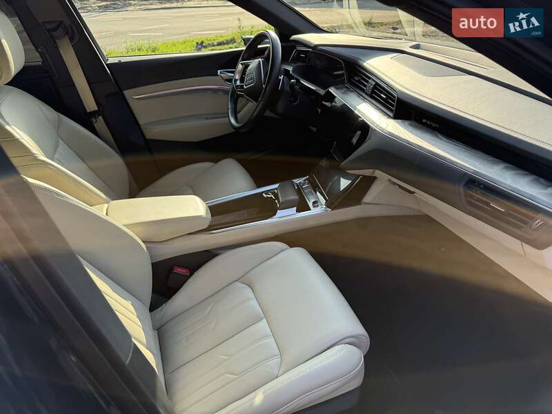 Внедорожник / Кроссовер Audi e-tron 2019 в Днепре