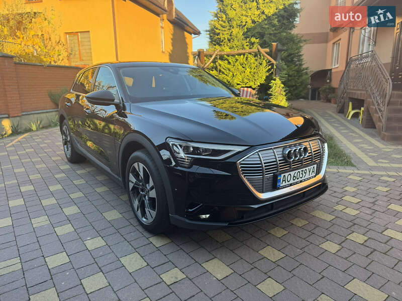 Внедорожник / Кроссовер Audi e-tron 2022 в Мукачево